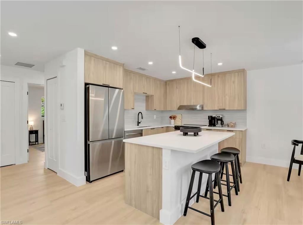 2616 Lakeview Dr, Naples, FL 34112 Photo