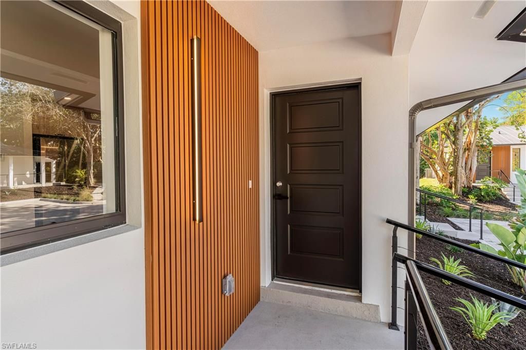 2616 Lakeview Dr, Naples, FL 34112 Photo