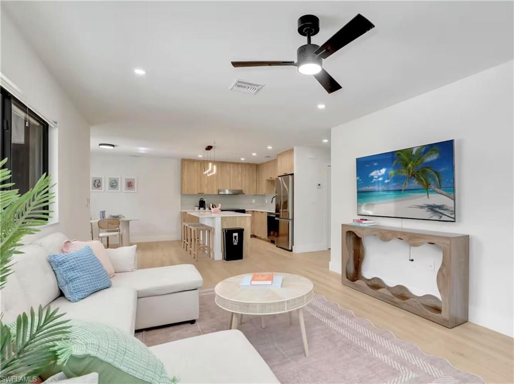 2616 Lakeview Dr, Naples, FL 34112 Photo