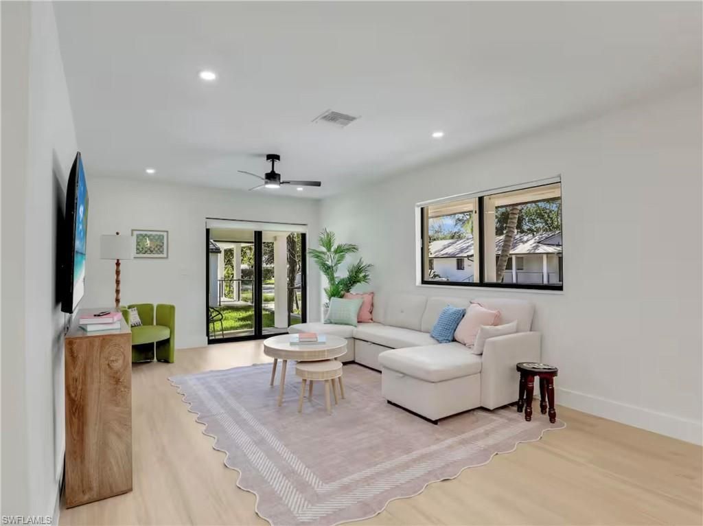 2616 Lakeview Dr, Naples, FL 34112 Photo