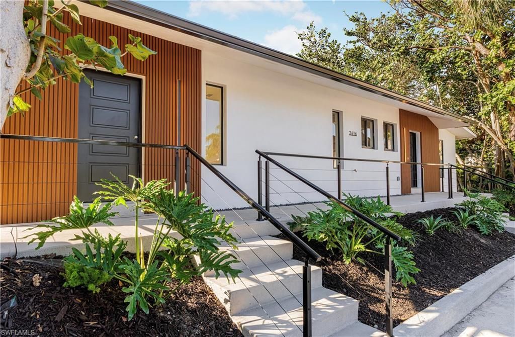 2616 Lakeview Dr, Naples, FL 34112 Photo