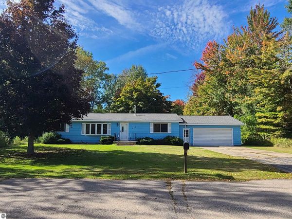 225 7th Street N, Harrisville, MI 48740