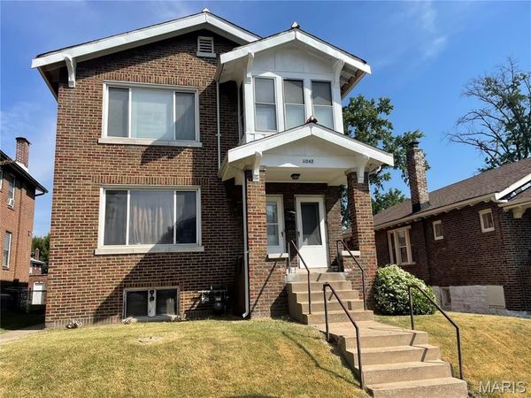1047 Veronica, St Louis, MO 63147