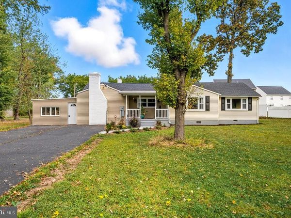 1565 E PHILADELPHIA AVENUE, GILBERTSVILLE, PA 19525