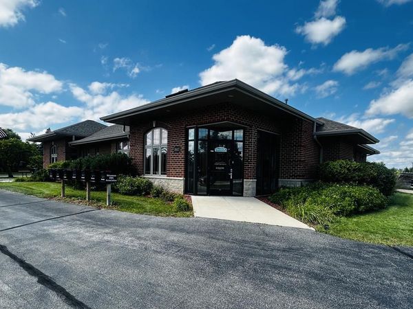 26422 Oak Ridge DRIVE, Wind Lake, WI 53185