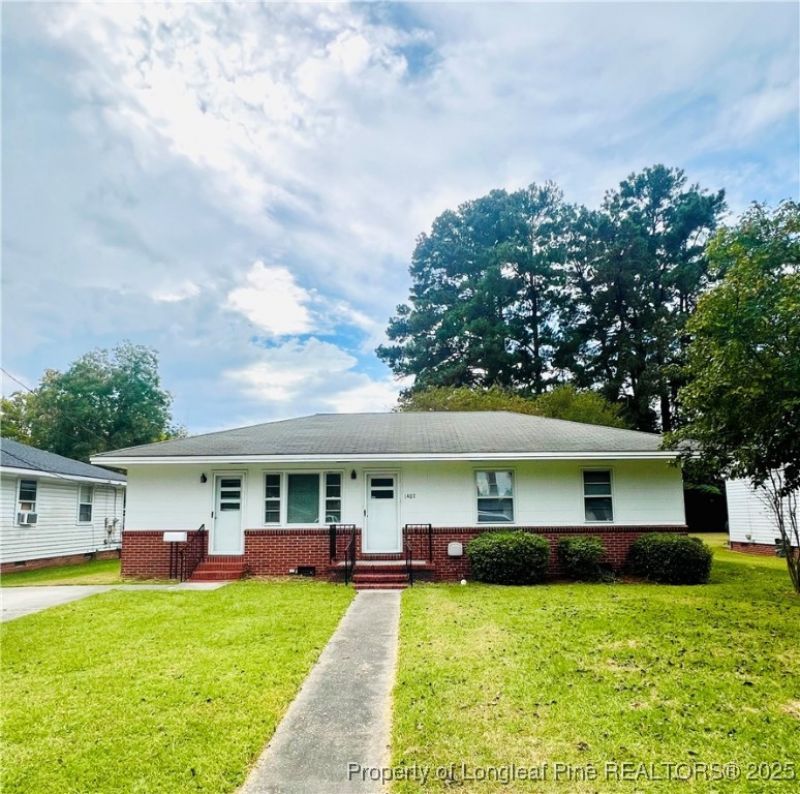 1407 Vance Drive, Lumberton, NC 28358 Main Photo