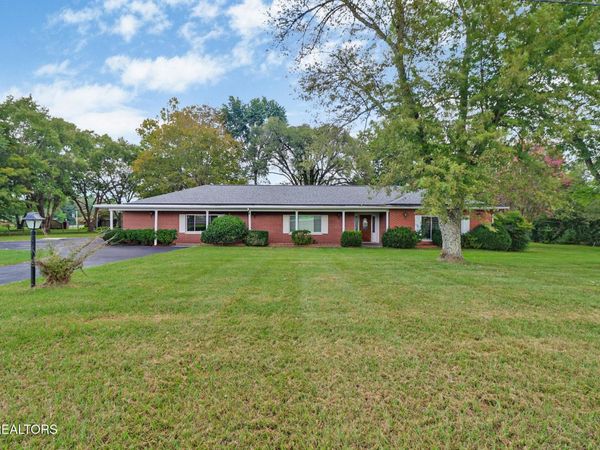 1378 Sparta Hwy, Crossville, TN 38555