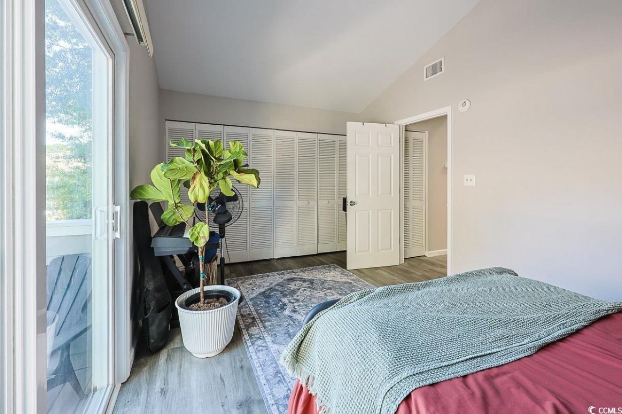 1205 Erin Way Photo 12