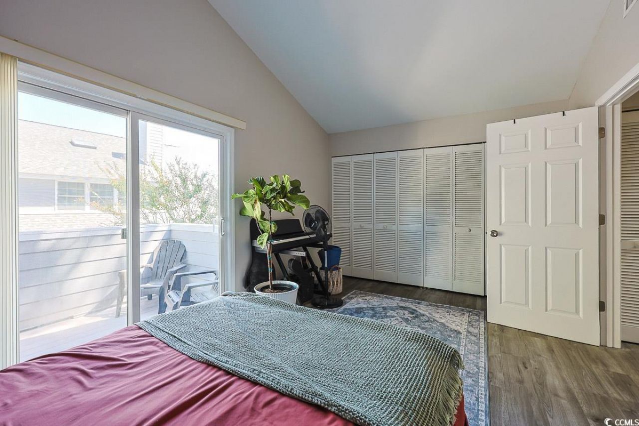 1205 Erin Way Photo 14