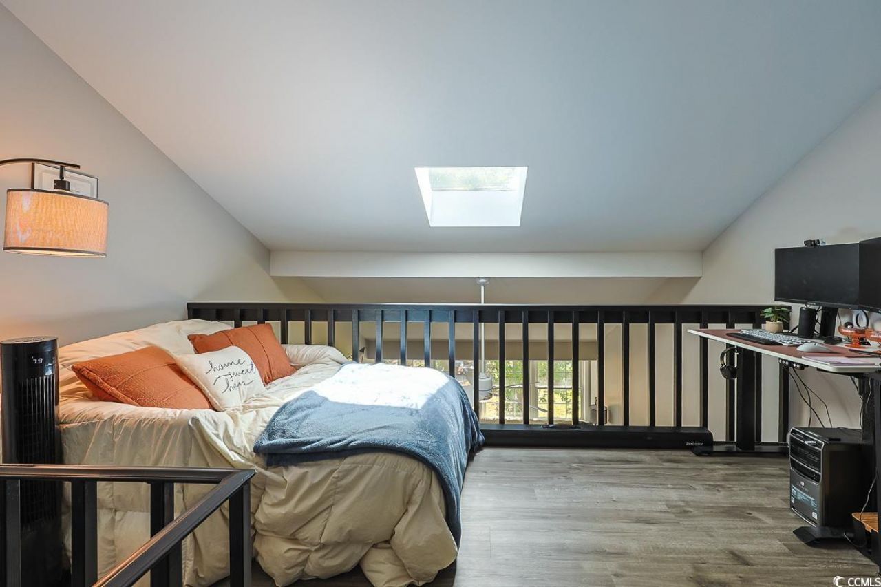 1205 Erin Way Photo 16