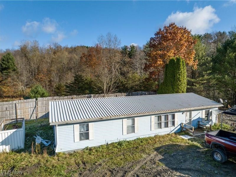 4050 Tall Timber Road NE, Mineral City, OH 44656 Photo 2