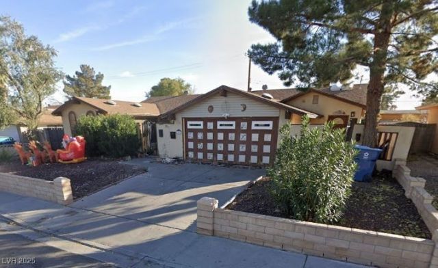 4951 Plata Del Sol Drive, Las Vegas, NV 89121