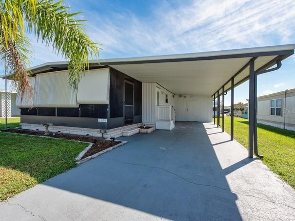 3920 KIM DRIVE, WESLEY CHAPEL, FL 33543