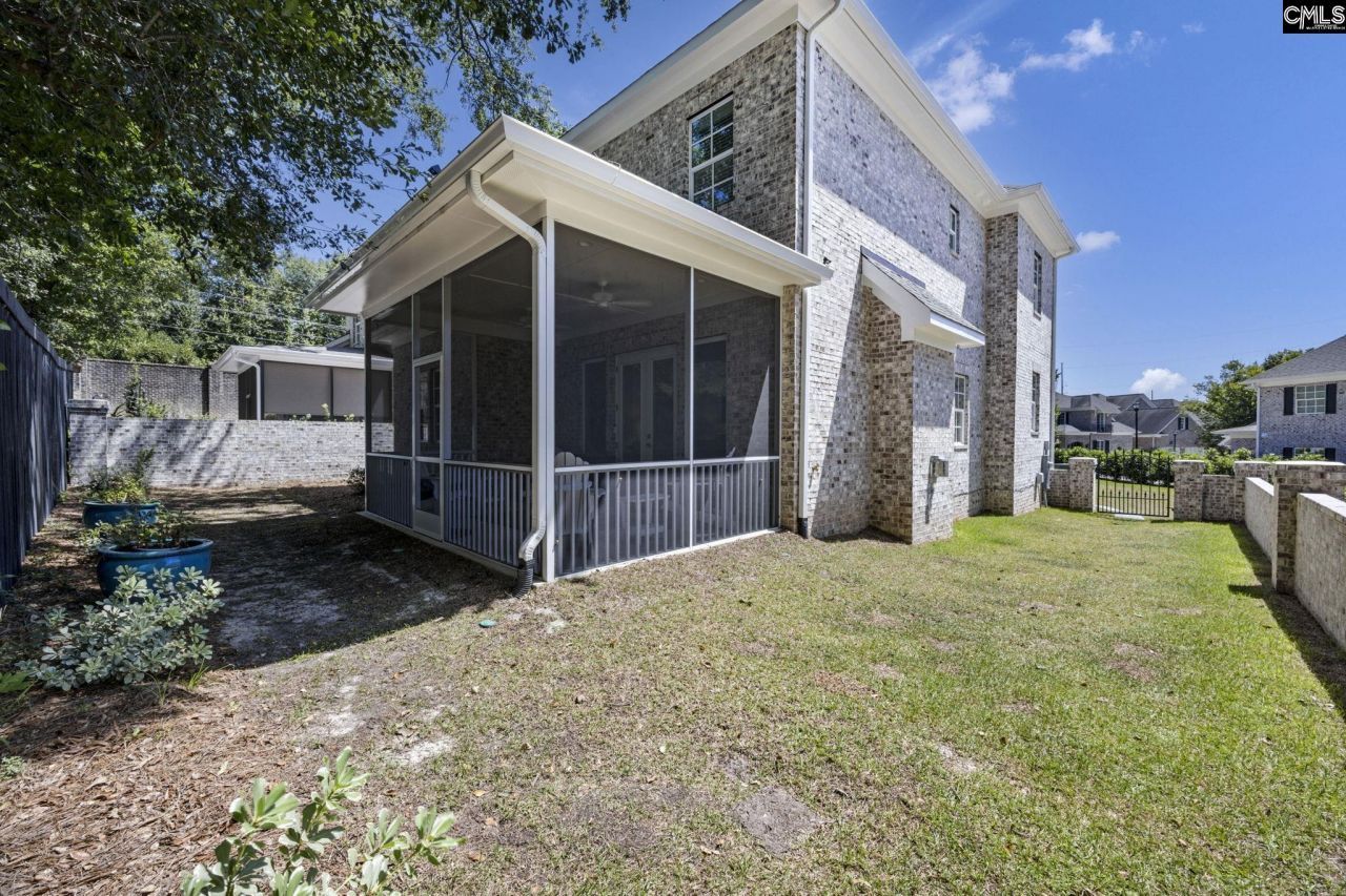 21 Highbourne Court Photo 40