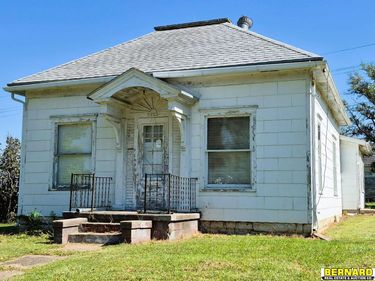 2023 K Street, Auburn, NE 68305