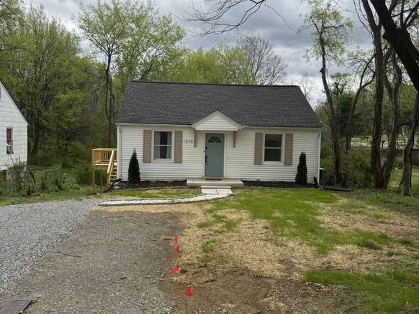 1210 Daniel St, Clarksville, TN 37040