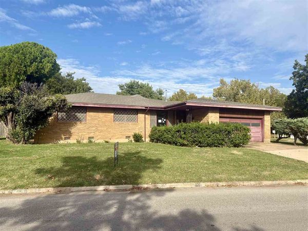 1108 NW 31st St, Lawton, OK 73505