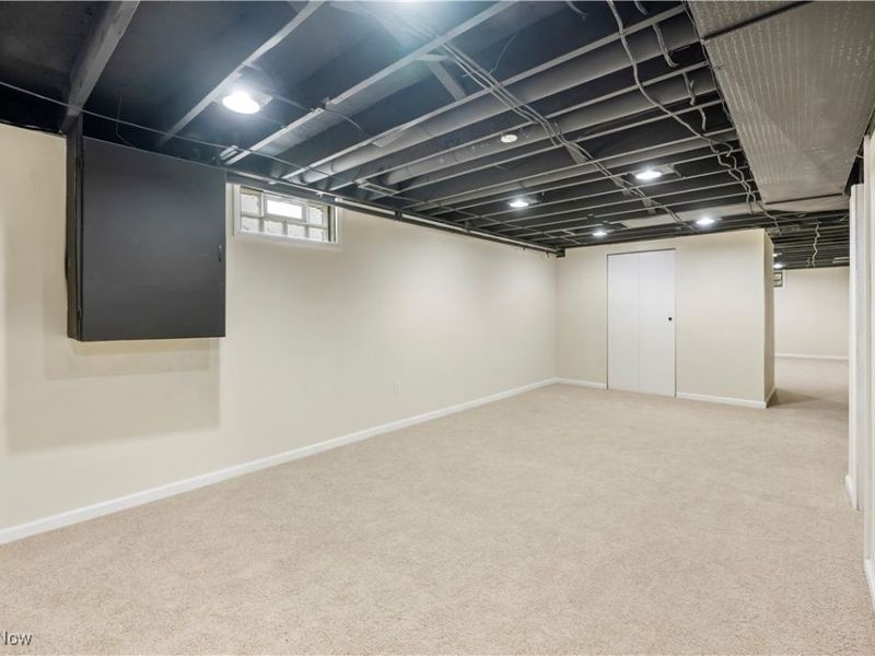 586 Hillman Road, Akron, OH 44312 Photo 18