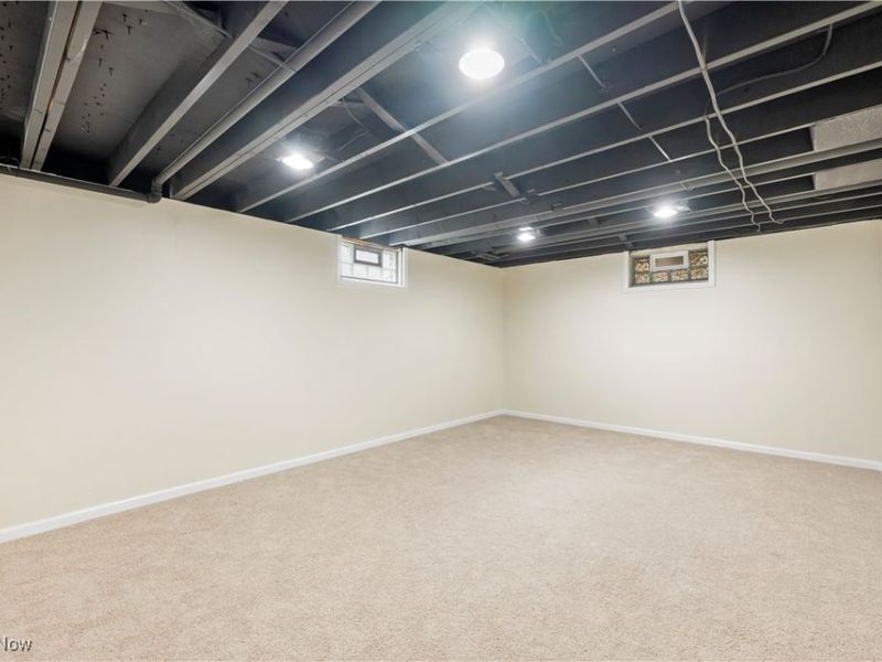 586 Hillman Road, Akron, OH 44312 Photo 21