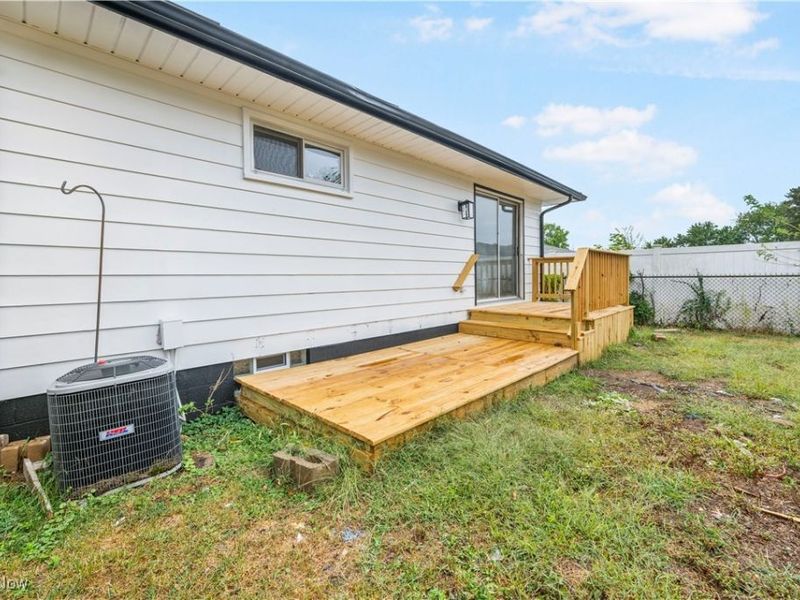 586 Hillman Road, Akron, OH 44312 Photo 22