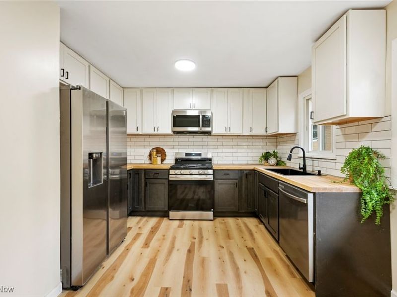 586 Hillman Road, Akron, OH 44312 Photo 7