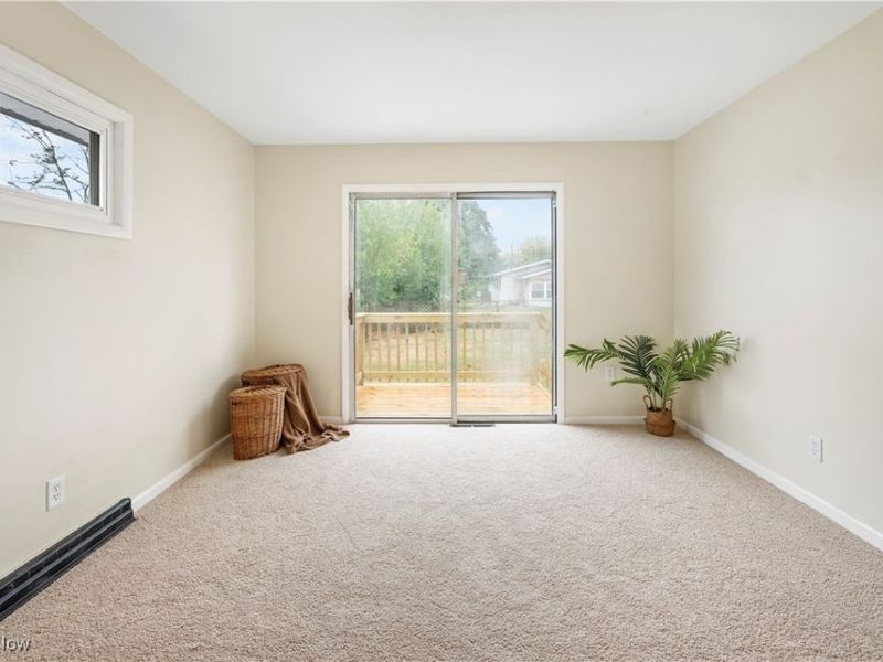 586 Hillman Road, Akron, OH 44312 Photo 9