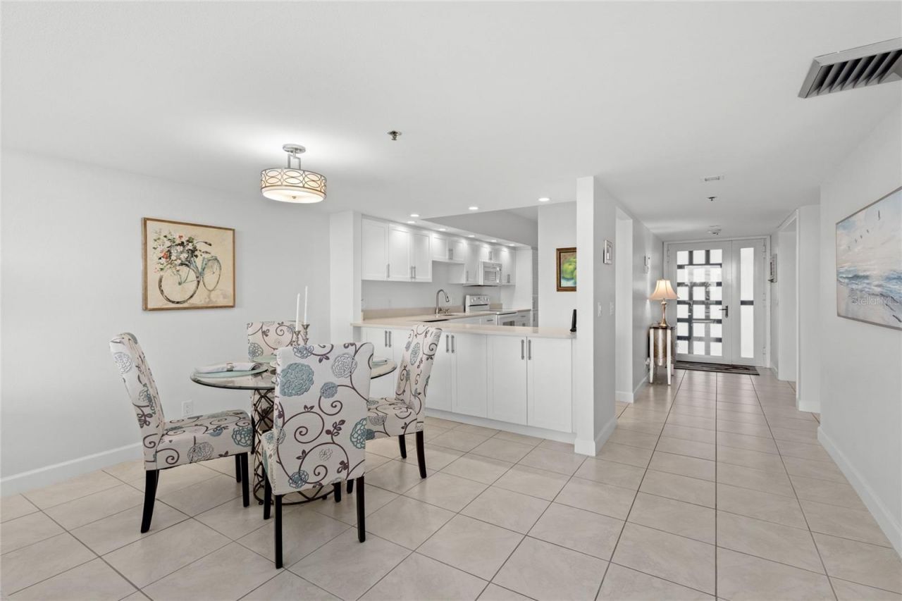 1065 Gulf Of Mexico Drive, Unit 402, Longboat Key, FL 34228 Photo