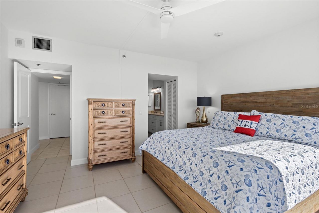 1065 Gulf Of Mexico Drive, Unit 402, Longboat Key, FL 34228 Photo