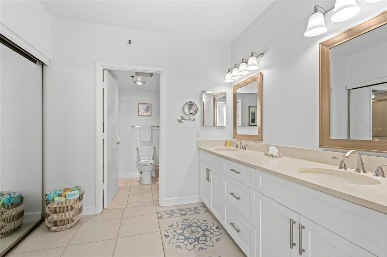 1065 Gulf Of Mexico Drive, Unit 402, Longboat Key, FL 34228 Photo