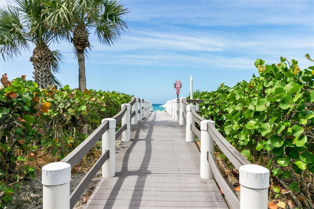 1065 Gulf Of Mexico Drive, Unit 402, Longboat Key, FL 34228 Photo