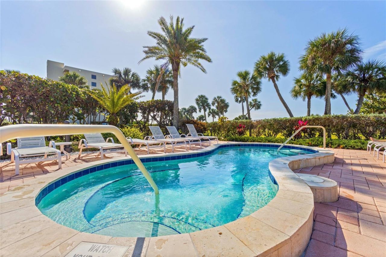 1065 Gulf Of Mexico Drive, Unit 402, Longboat Key, FL 34228 Photo