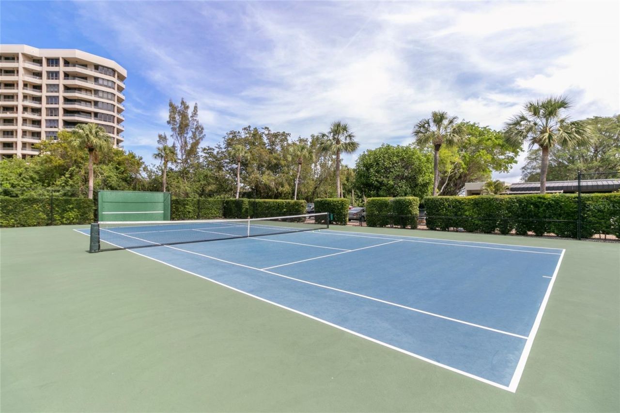 1065 Gulf Of Mexico Drive, Unit 402, Longboat Key, FL 34228 Photo