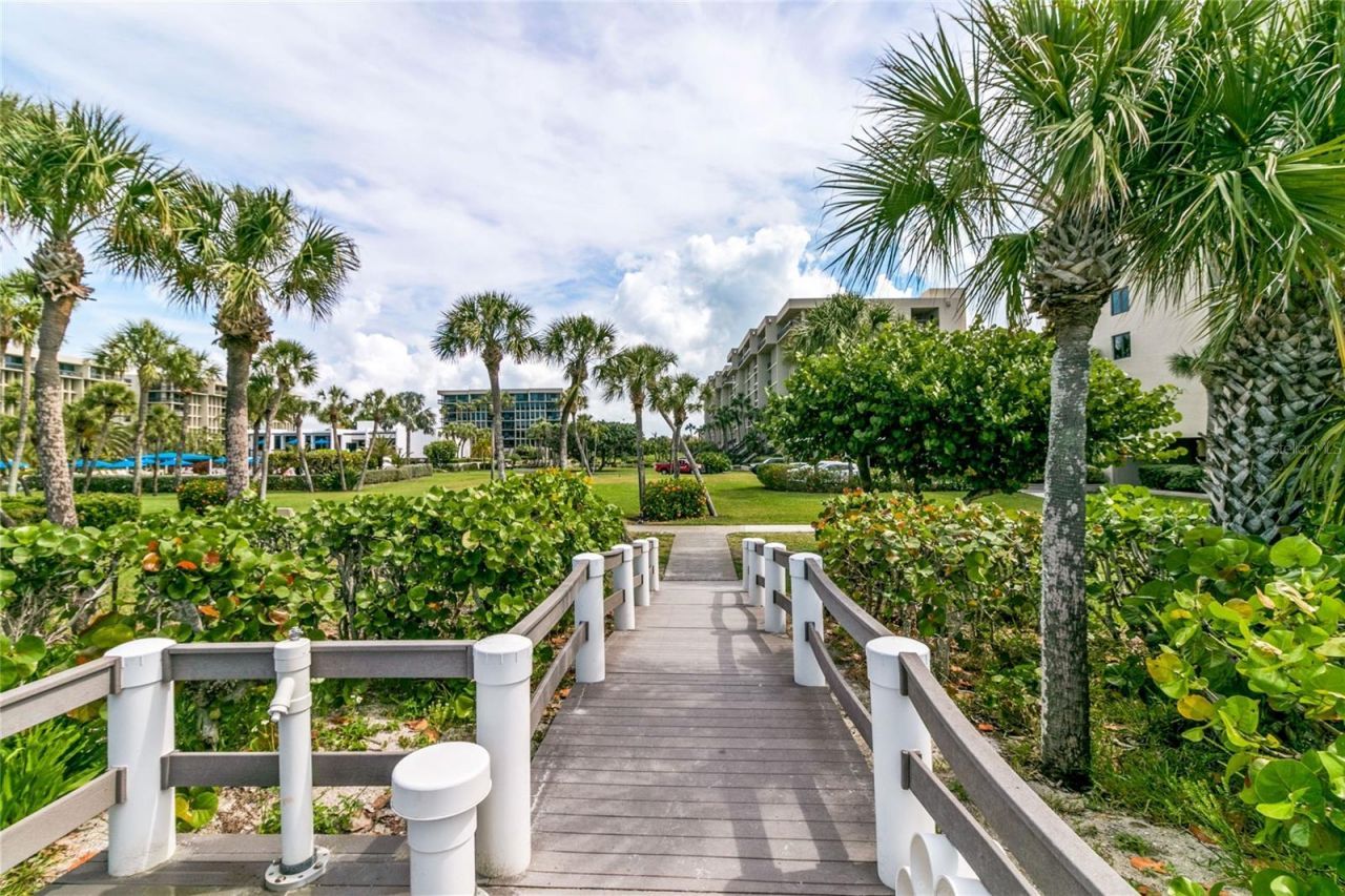 1065 Gulf Of Mexico Drive, Unit 402, Longboat Key, FL 34228 Photo