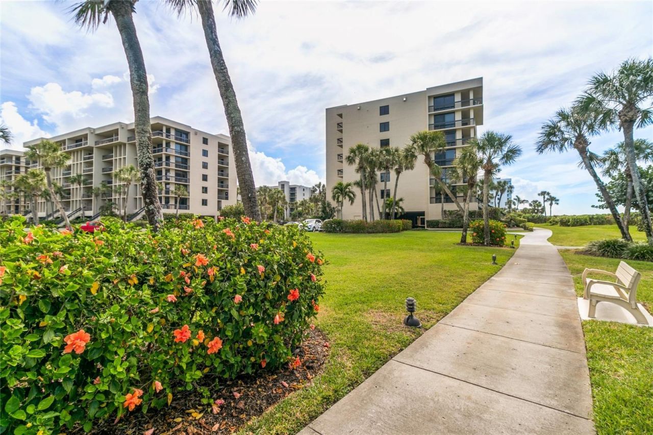 1065 Gulf Of Mexico Drive, Unit 402, Longboat Key, FL 34228 Photo