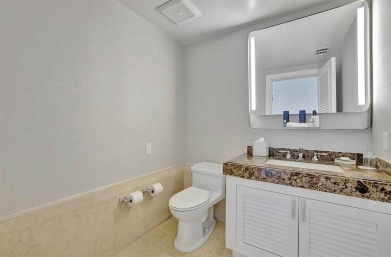 1 N Fort Lauderdale Beach Blvd, Unit 1607, Fort Lauderdale, FL 33304 Photo