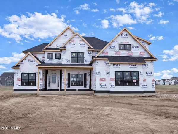 504 Cathedral Court, Perrysburg, OH 43551