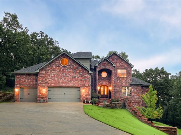 2464 N Fox Trail, Fayetteville, AR 72703