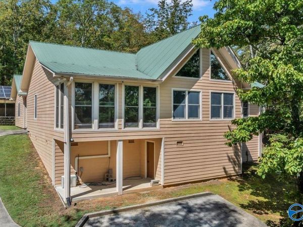 1852 Lookout Mountain Drive, Scottsboro, AL 35769