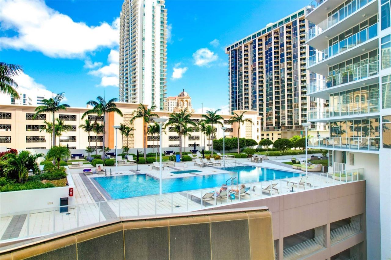 145 2nd Avenue S, Unit 521, Saint Petersburg, FL 33701 Photo