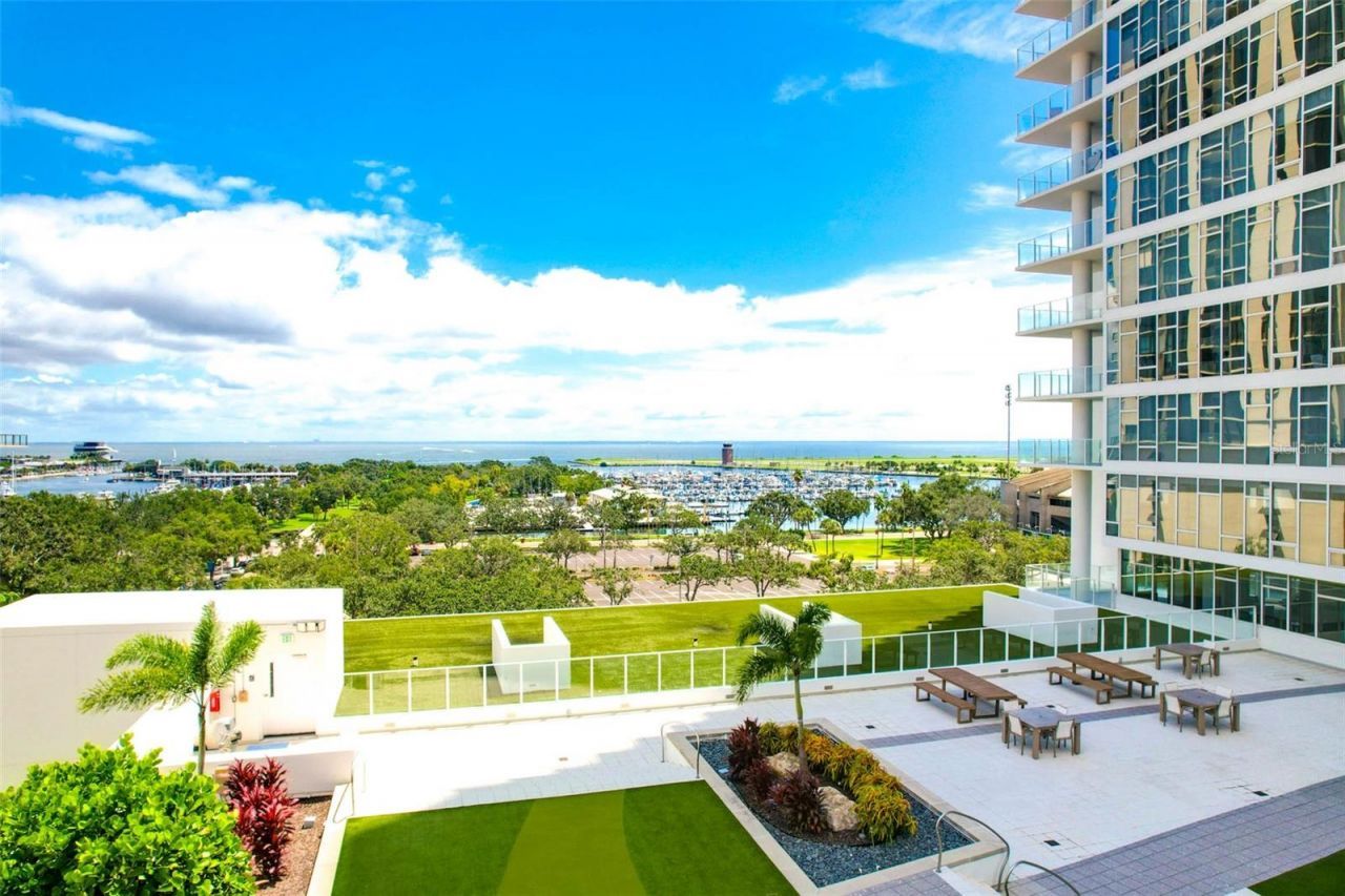 145 2nd Avenue S, Unit 521, Saint Petersburg, FL 33701 Photo