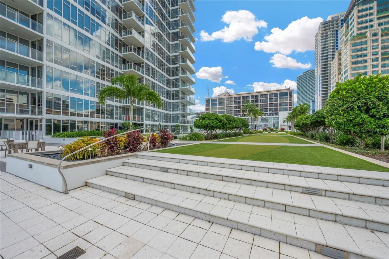 145 2nd Avenue S, Unit 521, Saint Petersburg, FL 33701 Photo