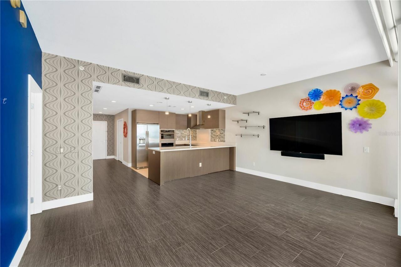 145 2nd Avenue S, Unit 521, Saint Petersburg, FL 33701 Photo