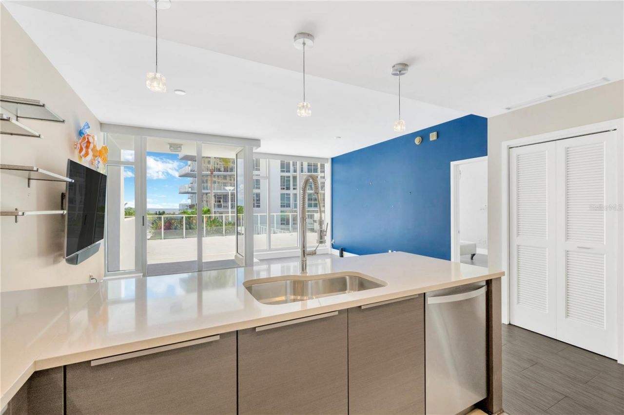 145 2nd Avenue S, Unit 521, Saint Petersburg, FL 33701 Photo