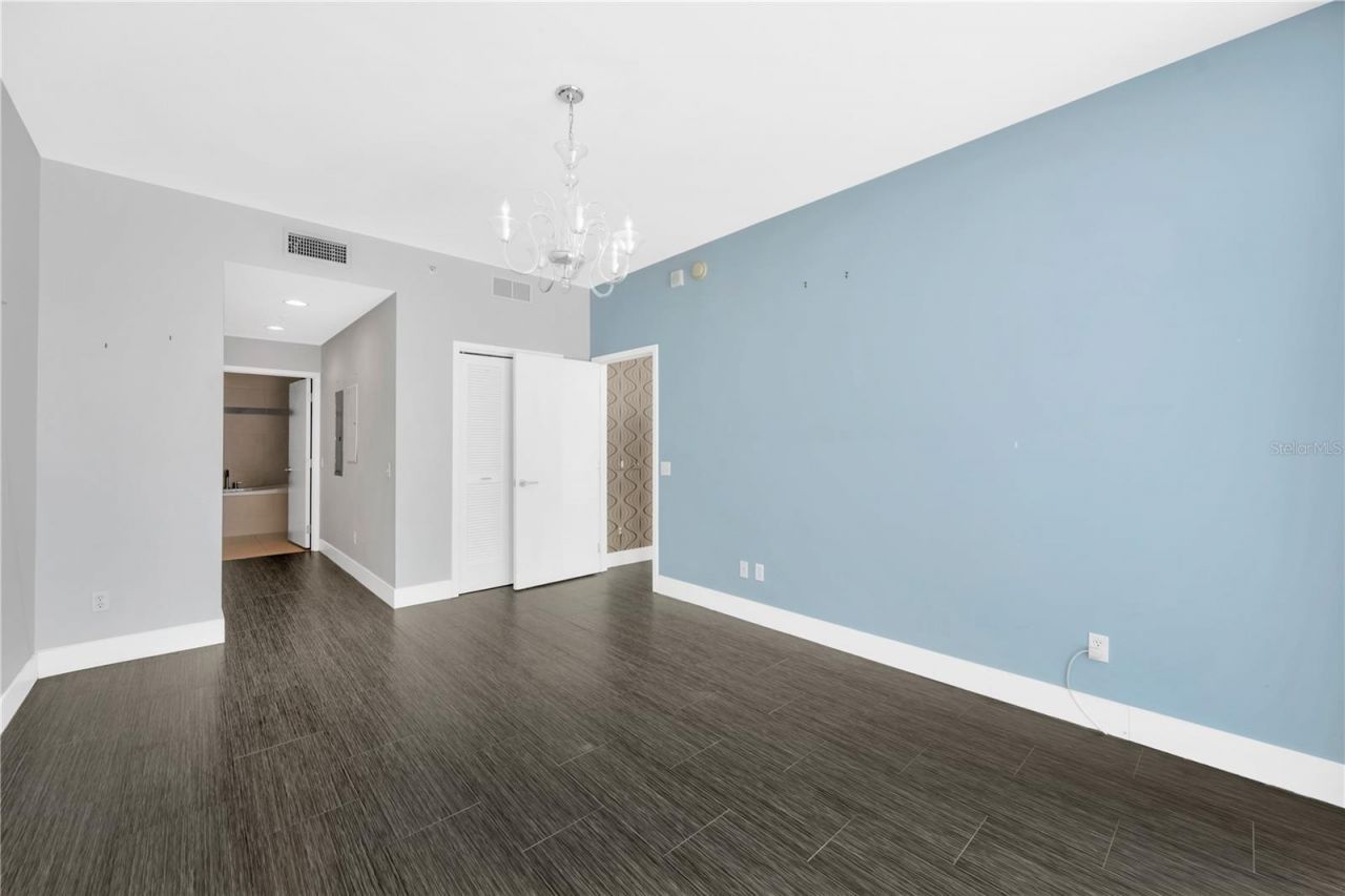 145 2nd Avenue S, Unit 521, Saint Petersburg, FL 33701 Photo