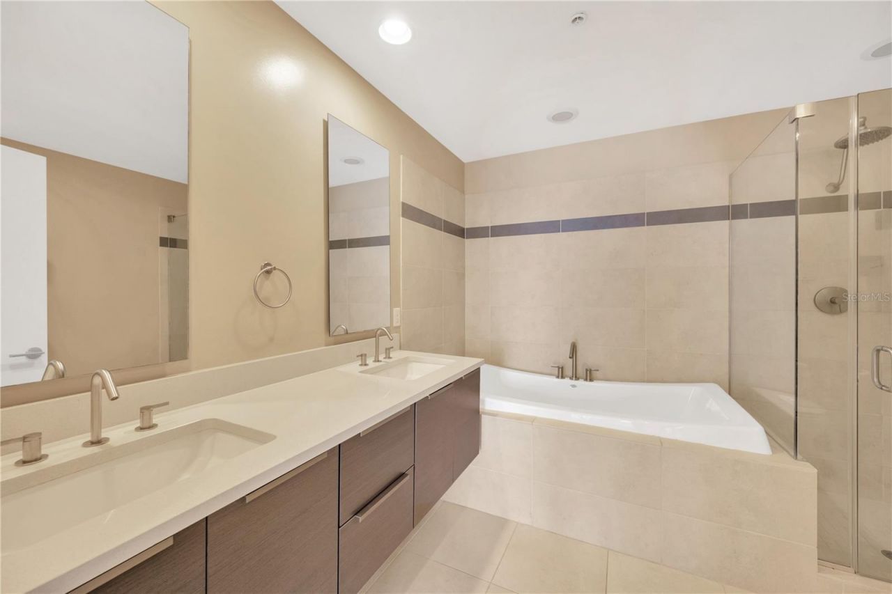 145 2nd Avenue S, Unit 521, Saint Petersburg, FL 33701 Photo