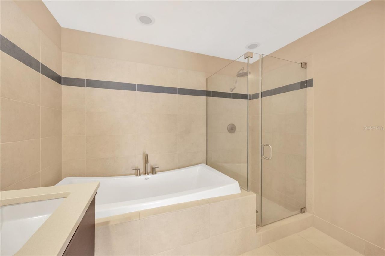 145 2nd Avenue S, Unit 521, Saint Petersburg, FL 33701 Photo