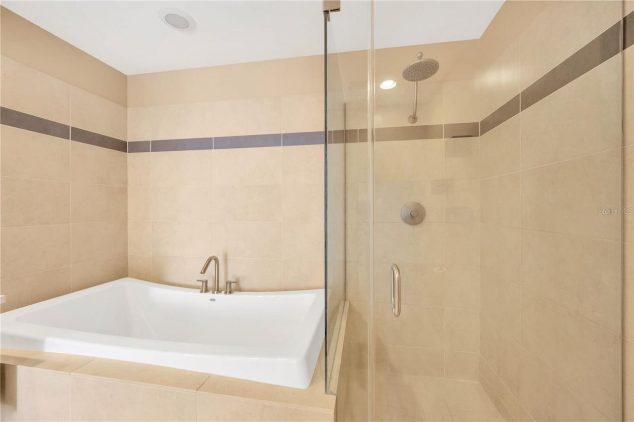 145 2nd Avenue S, Unit 521, Saint Petersburg, FL 33701 Photo