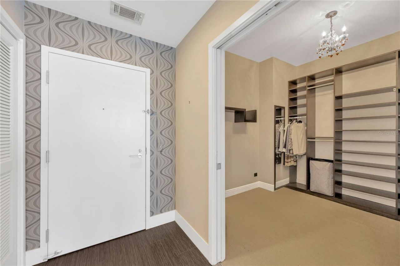 145 2nd Avenue S, Unit 521, Saint Petersburg, FL 33701 Photo