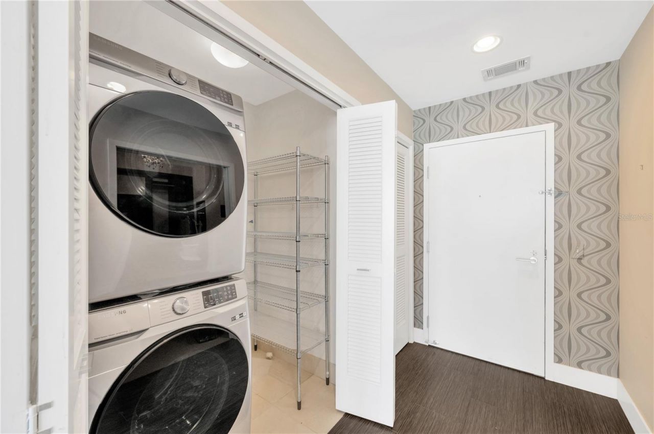 145 2nd Avenue S, Unit 521, Saint Petersburg, FL 33701 Photo