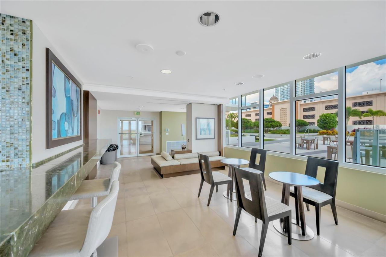 145 2nd Avenue S, Unit 521, Saint Petersburg, FL 33701 Photo